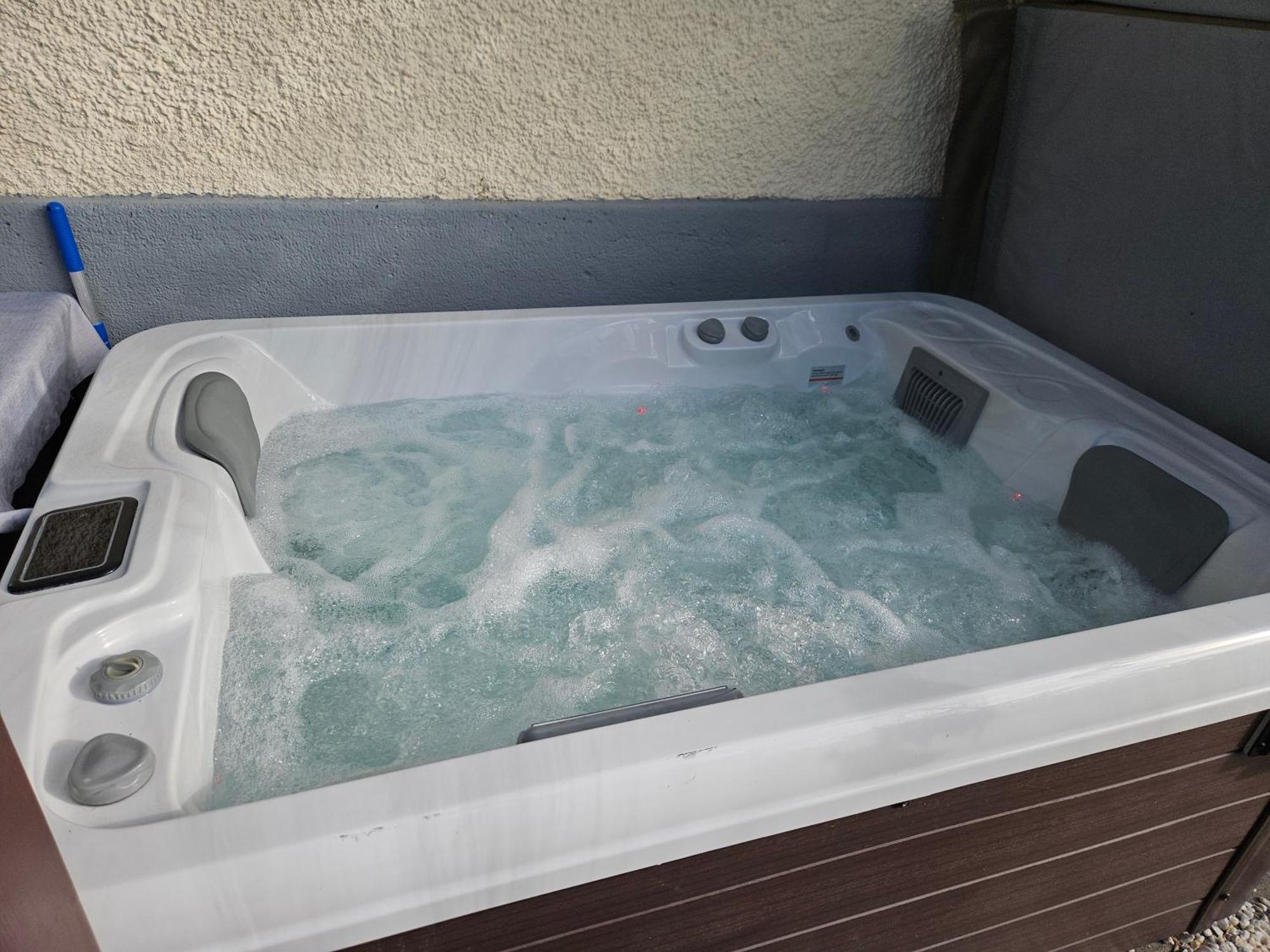 Premium Apartment Mit Privatem Whirlpool, Sauna, Garten Sankt Martin am Grimming Kültér fotó